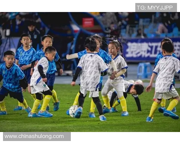 青少年足球明星联赛激发年轻球员潜力助力未来足球发展新篇章 青少年足球明星联赛激发年轻球员潜力助力未来足球发展新篇章