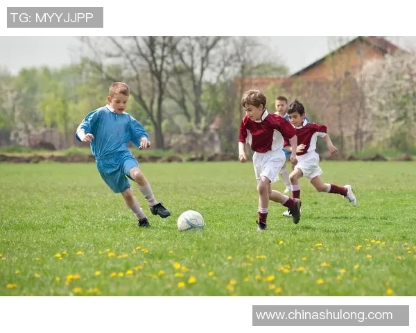 足球明星宝宝萌照大汇集让你感受足球的童趣与魅力 足球明星宝宝萌照大汇集让你感受足球的童趣与魅力